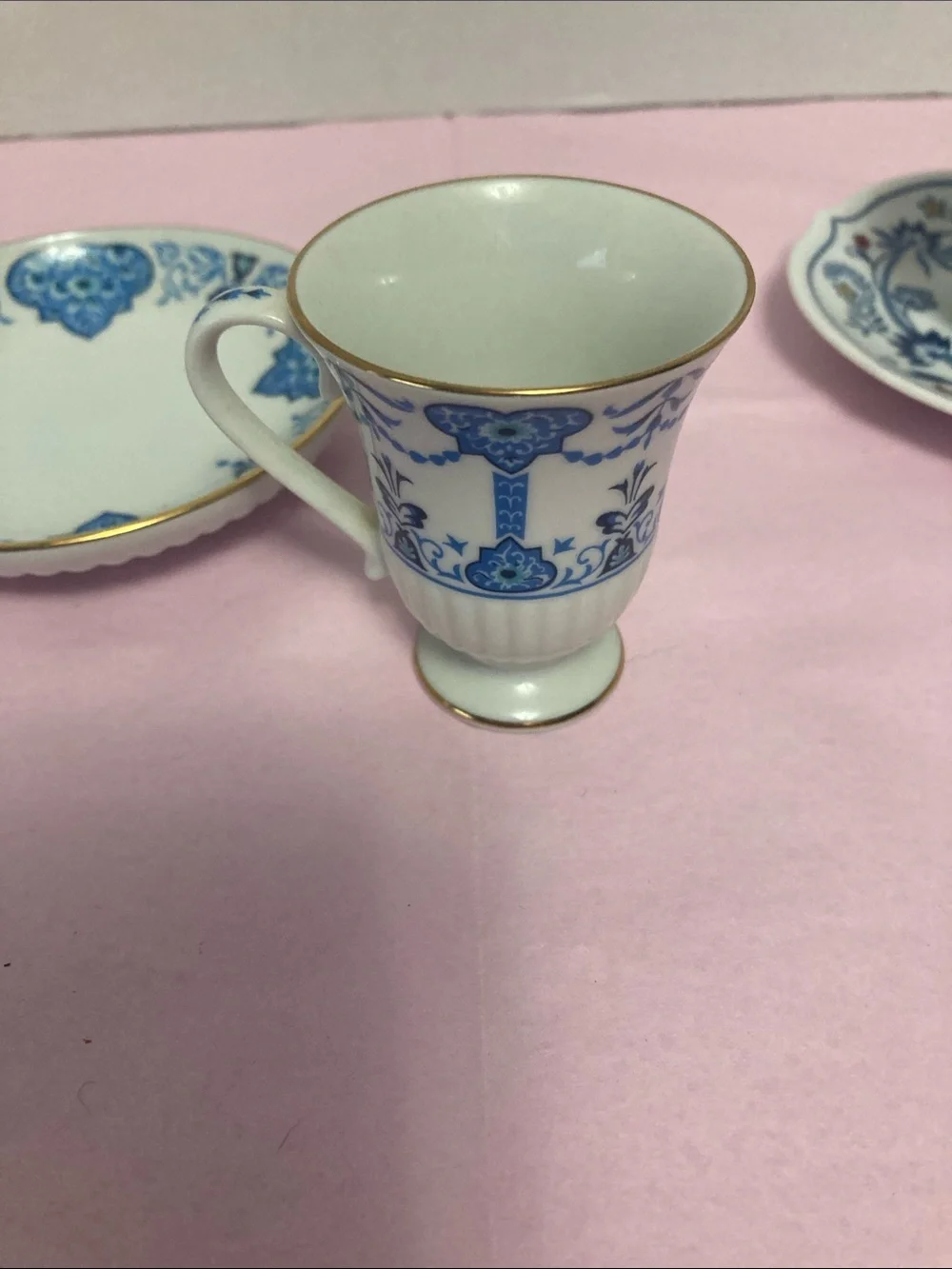 Vintage Avon European cup & saucer set of two Demitasse (Italy) the Netherlands